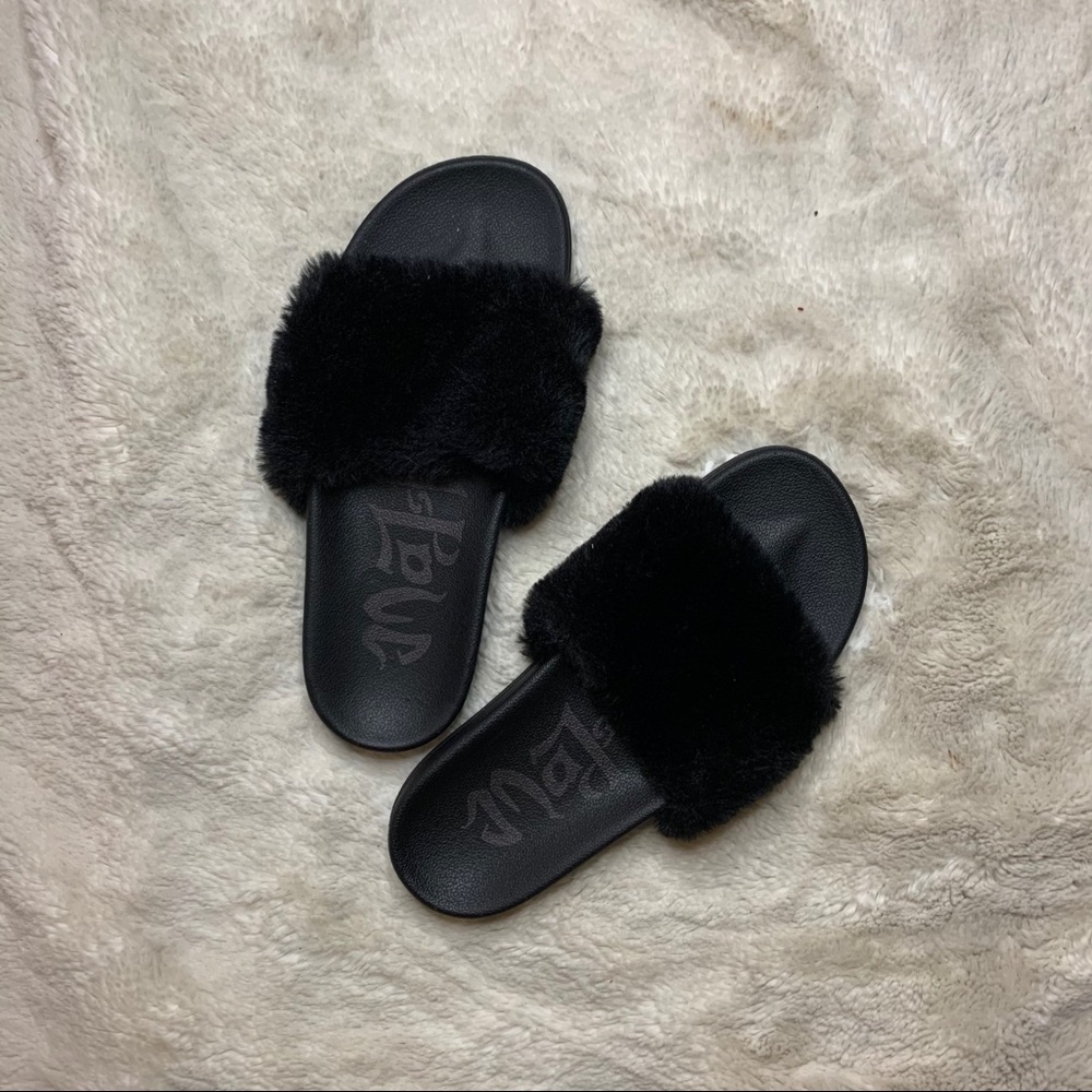 Faux fur slippers/sandals